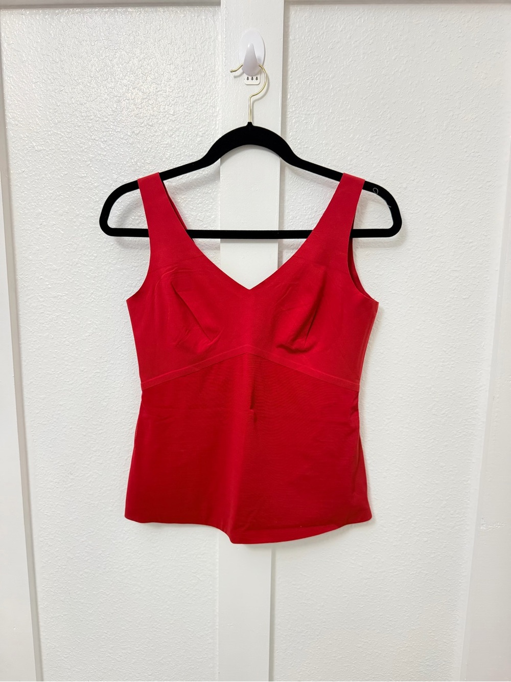 Honeylove Red Sculpting Camisole with Support - Picture 11 of 12